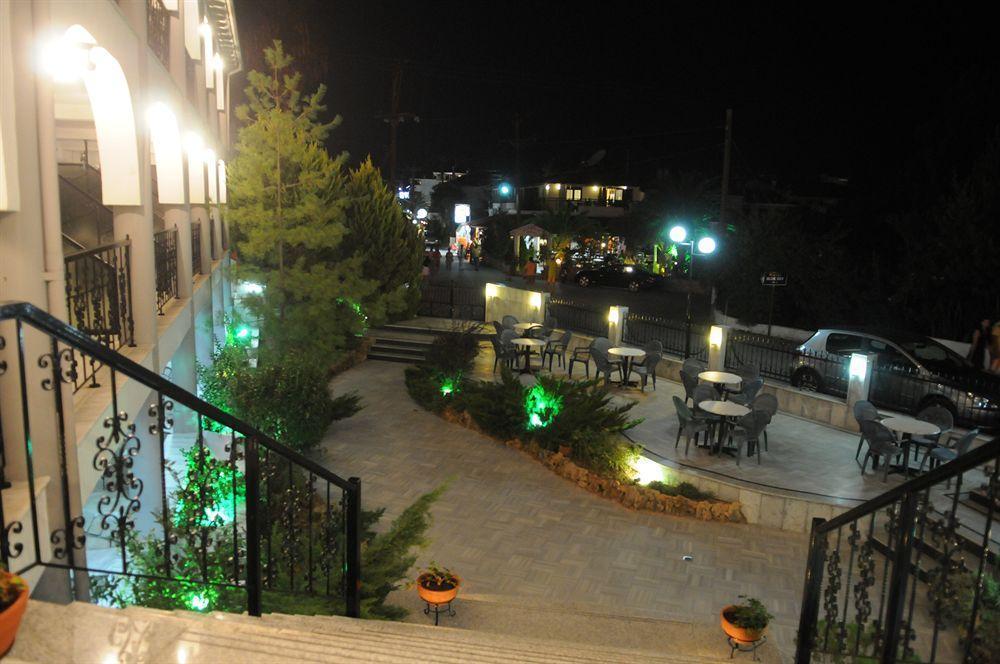 Pegasus Hotel Hanioti Exterior foto